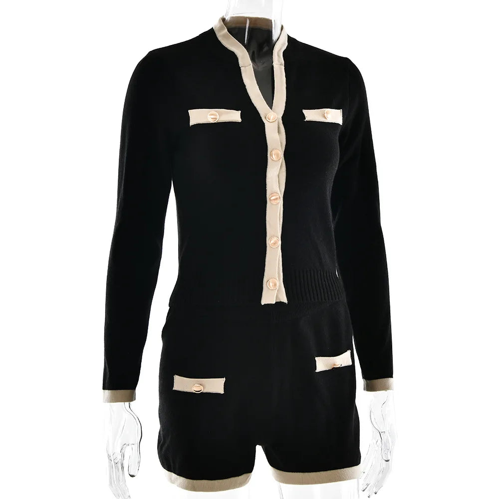 חליפת שני חלקים סרוגה בעיצוב קלאסי מחויט סריג ומכנסיים קצרים - אלנה