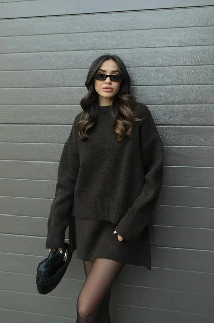 סט שני חלקים סרוג חולצת אובר סייז וחצאית מיני - יעלה