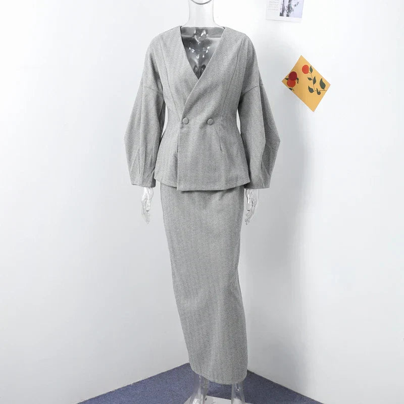 סט שני חלקים צמרי בעיצוב מלכותי חצאית מידי ובלייזר - Reina