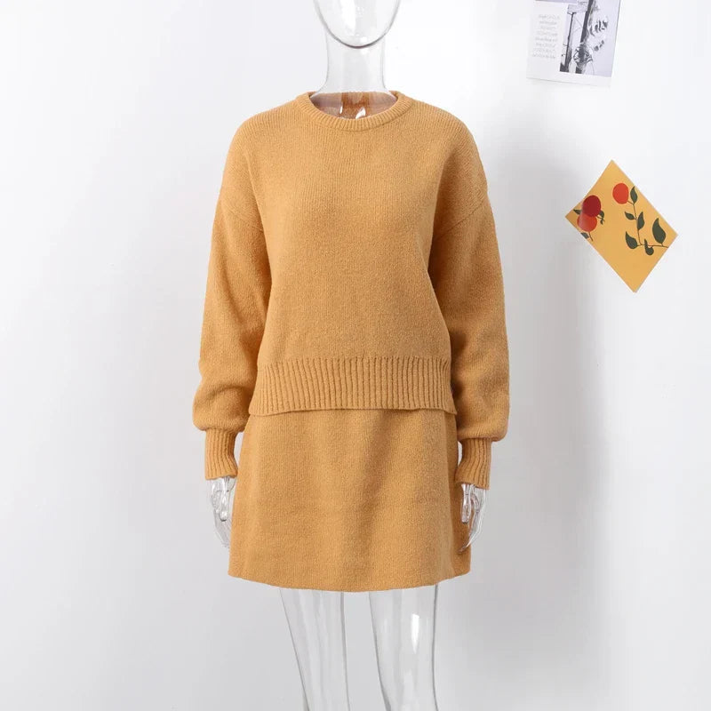 סט שני חלקים סרוג חולצת אובר סייז וחצאית מיני - יעלה